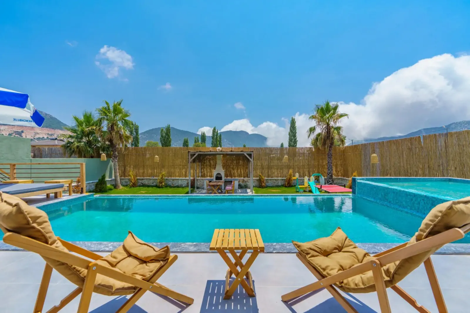 Otel Kalabalığından Sıkılanlara: Neden Bu Yıl Villa Tatili Yapmalısınız?